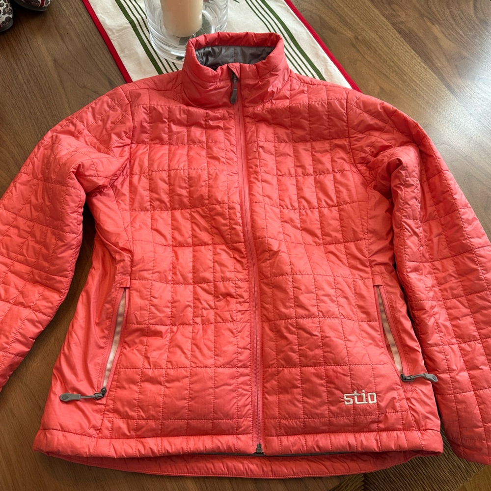 Barely worn STIO puffer. Like the Patagonia nano puff weight.